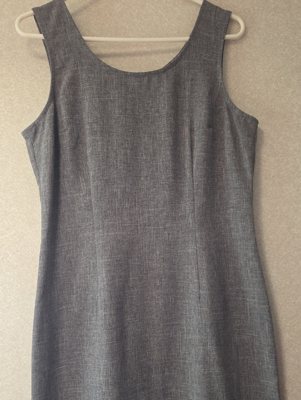Classic Sleeveless Sheath Dress in Heather Gray